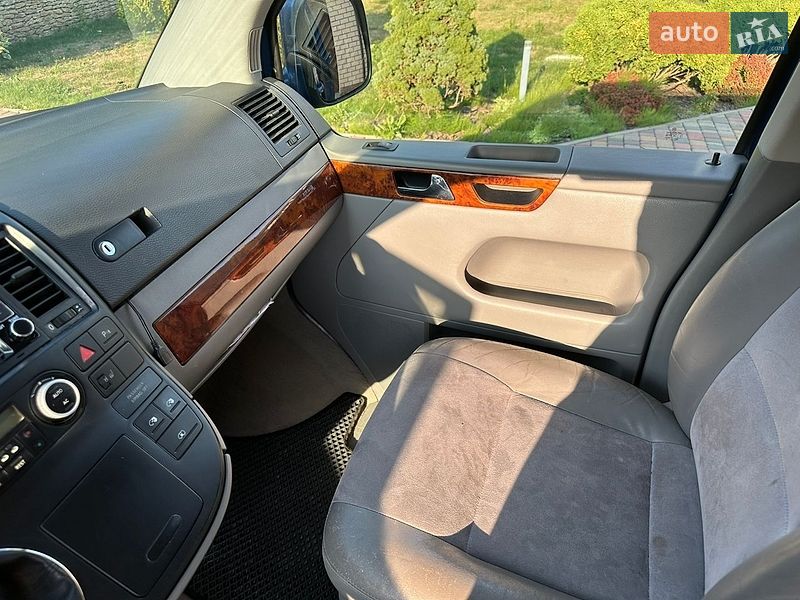 Мінівен Volkswagen Multivan 2009 в Луцьку