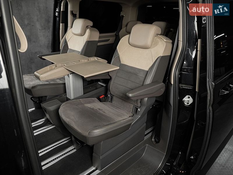 Минивэн Volkswagen Multivan 2022 в Луцке