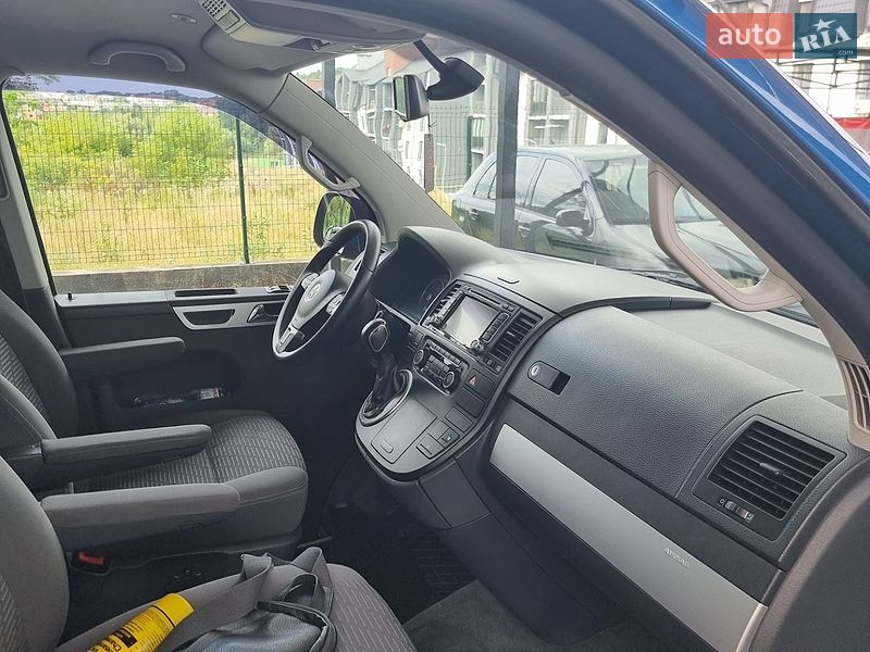 Минивэн Volkswagen Multivan 2013 в Виннице