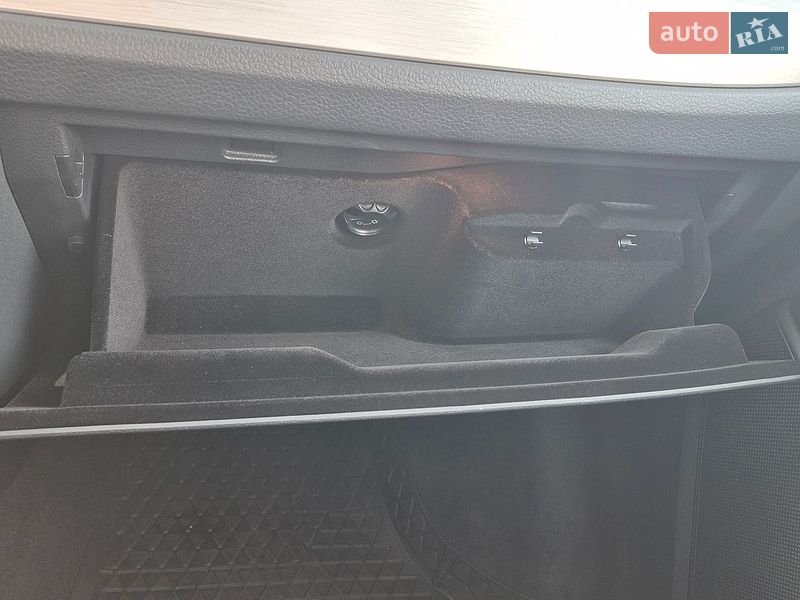 Минивэн Volkswagen Multivan 2019 в Хмельницком