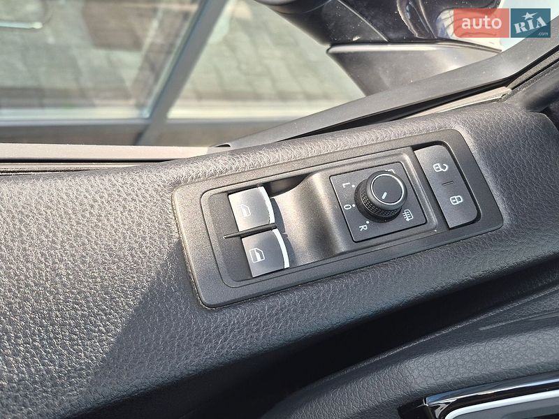 Минивэн Volkswagen Multivan 2019 в Хмельницком