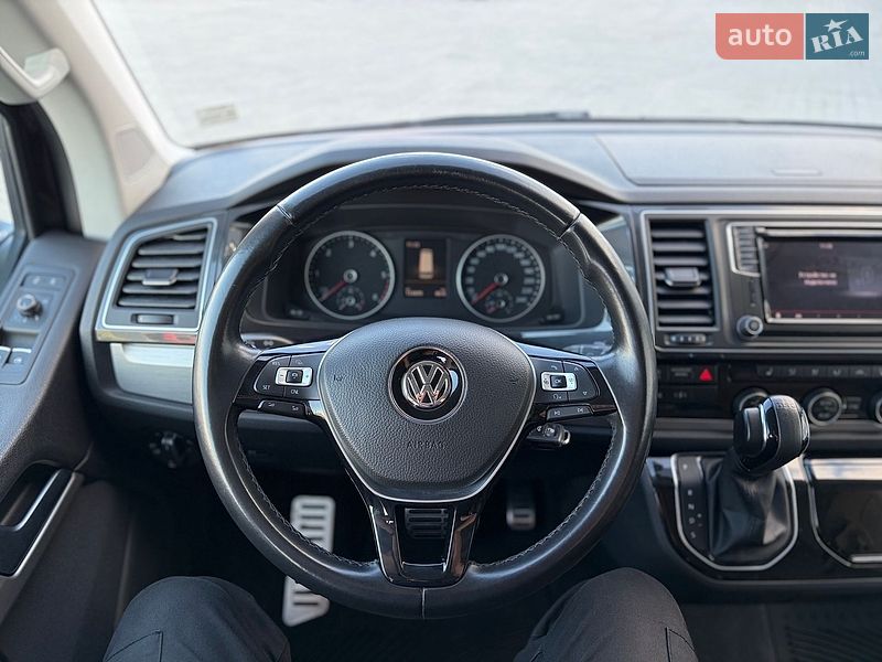 Мінівен Volkswagen Multivan 2017 в Чернівцях