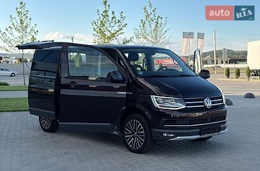 Мінівен Volkswagen Multivan 2017 в Чернівцях