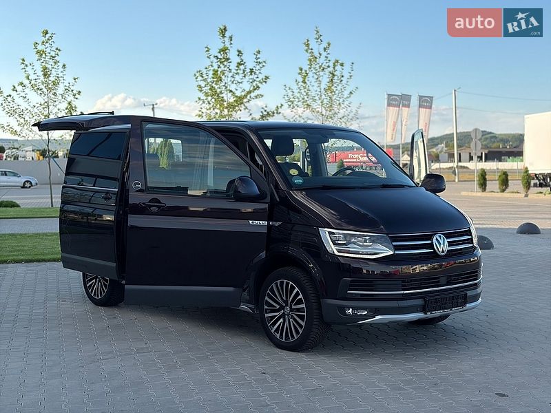Мінівен Volkswagen Multivan 2017 в Чернівцях