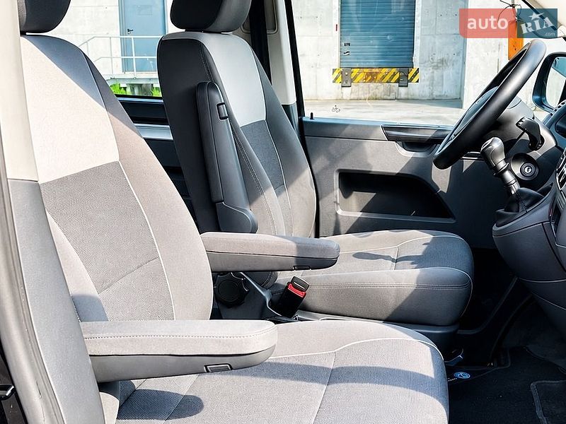 Минивэн Volkswagen Multivan 2011 в Киеве