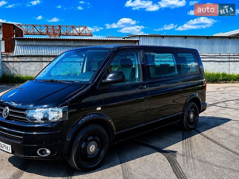 Минивэн Volkswagen Multivan 2011 в Киеве