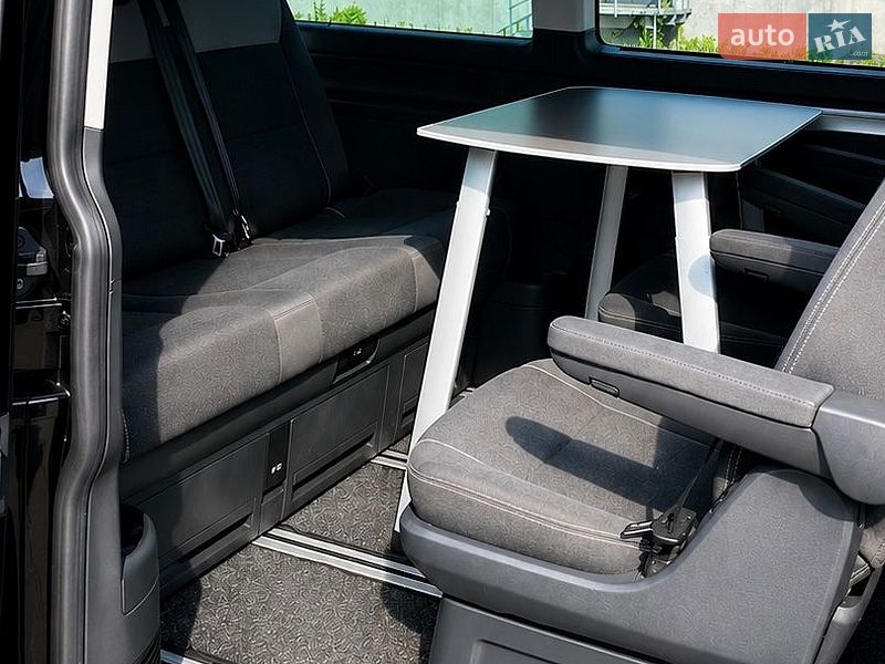 Минивэн Volkswagen Multivan 2011 в Киеве