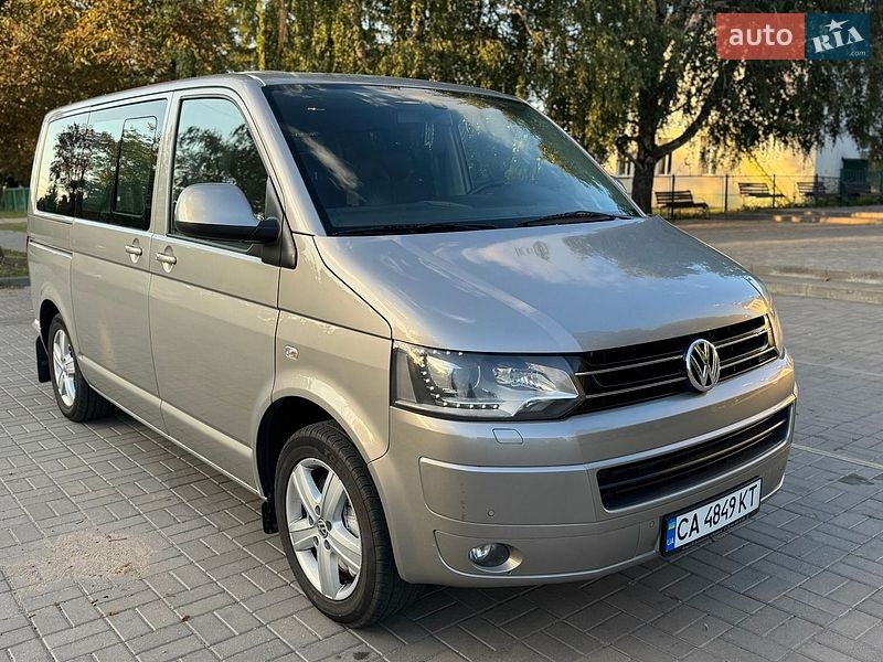 Минивэн Volkswagen Multivan 2012 в Каменке