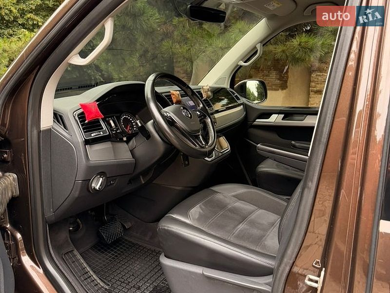 Мінівен Volkswagen Multivan 2017 в Дніпрі