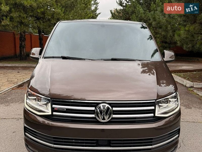 Мінівен Volkswagen Multivan 2017 в Дніпрі