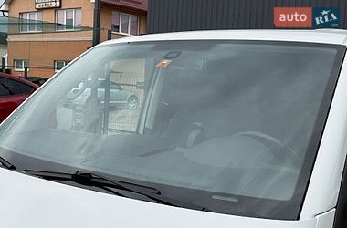Минивэн Volkswagen Multivan 2012 в Мукачево