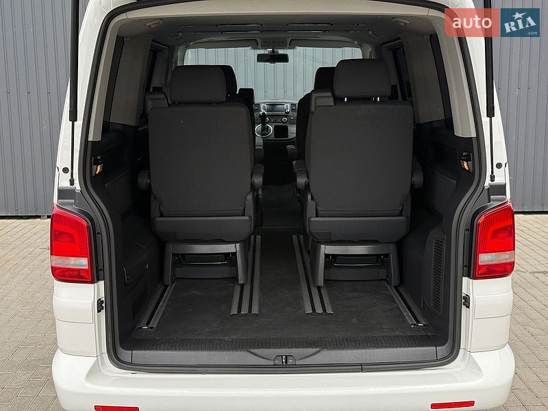 Минивэн Volkswagen Multivan 2012 в Мукачево