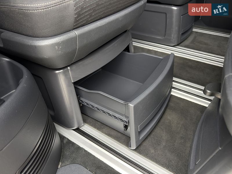 Минивэн Volkswagen Multivan 2012 в Мукачево