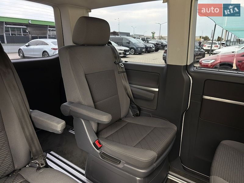 Минивэн Volkswagen Multivan 2012 в Мукачево