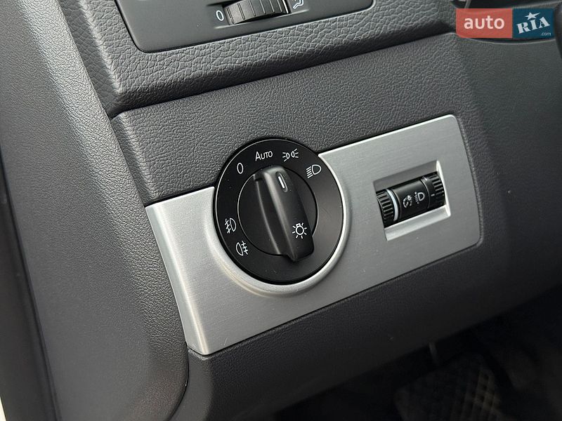 Минивэн Volkswagen Multivan 2012 в Мукачево