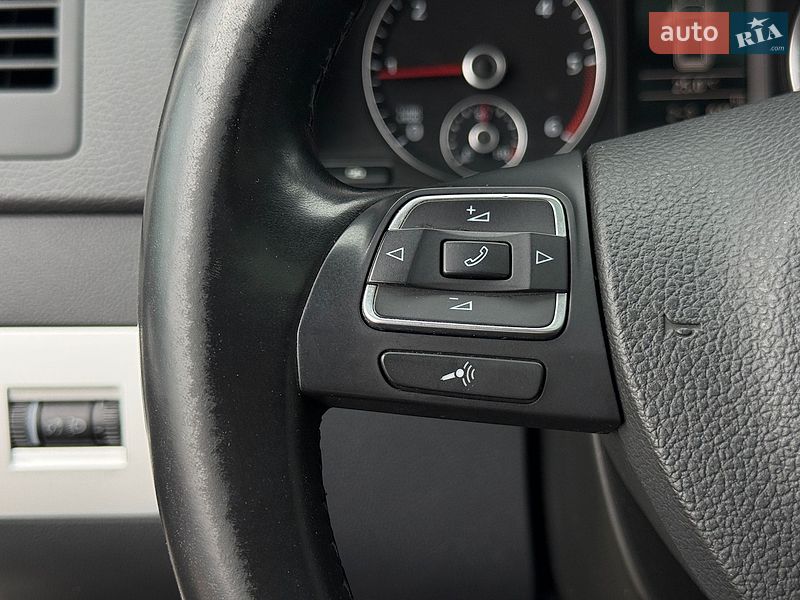 Минивэн Volkswagen Multivan 2012 в Мукачево
