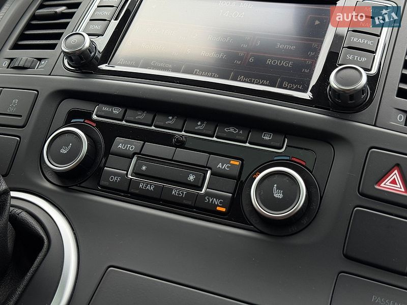 Минивэн Volkswagen Multivan 2012 в Мукачево