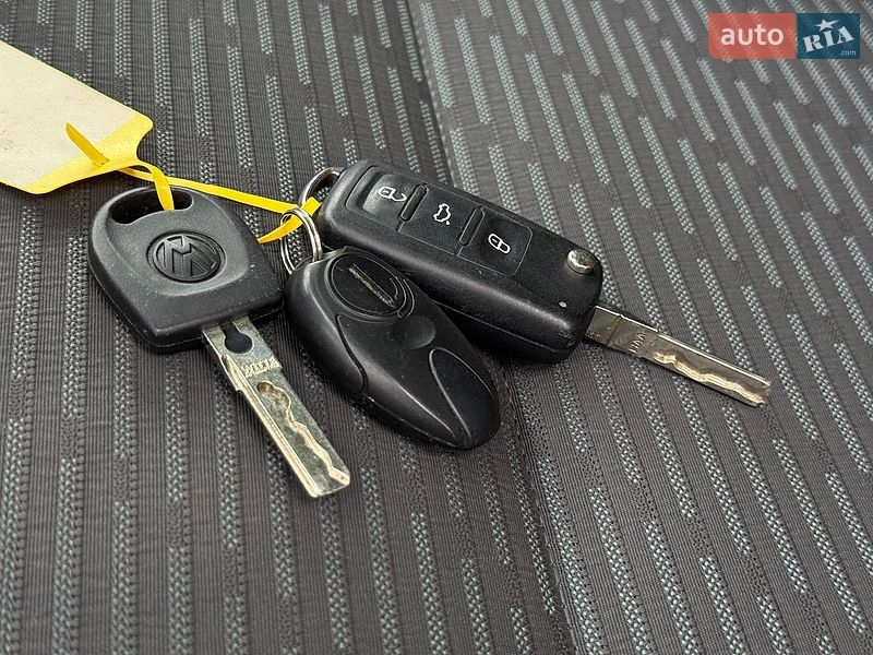 Минивэн Volkswagen Multivan 2012 в Мукачево
