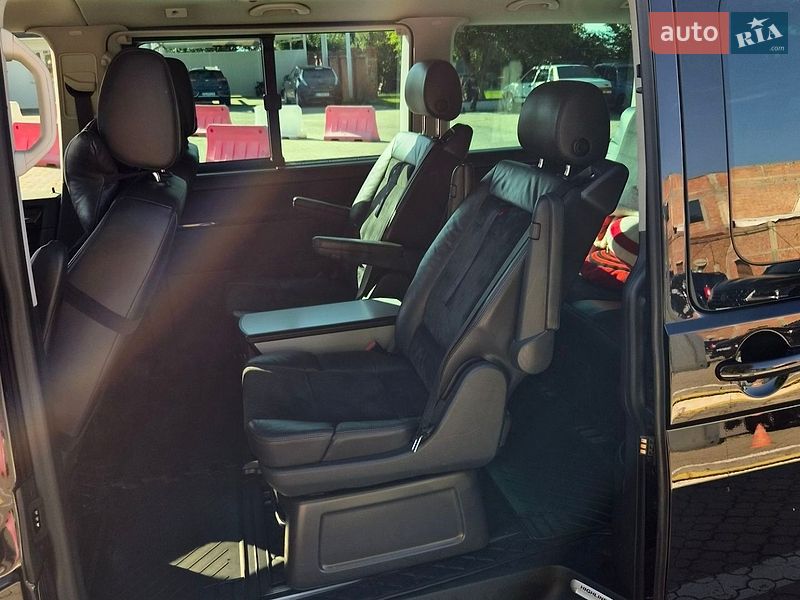 Минивэн Volkswagen Multivan 2017 в Черновцах