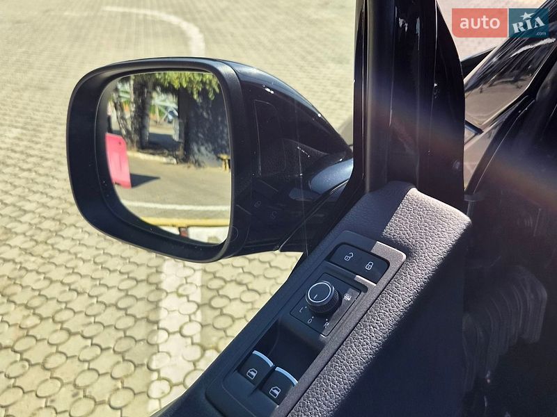 Минивэн Volkswagen Multivan 2017 в Черновцах