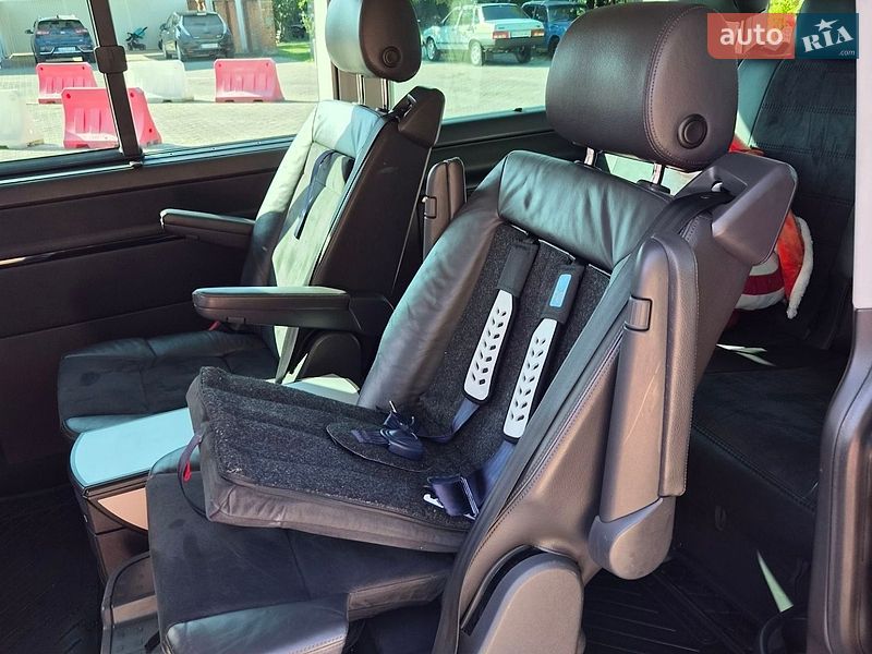 Минивэн Volkswagen Multivan 2017 в Черновцах