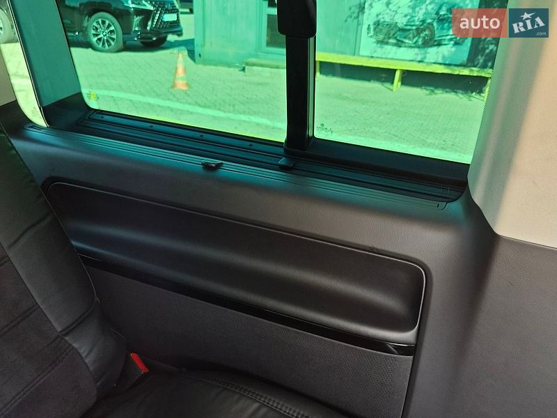Минивэн Volkswagen Multivan 2017 в Черновцах