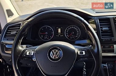 Минивэн Volkswagen Multivan 2017 в Черновцах