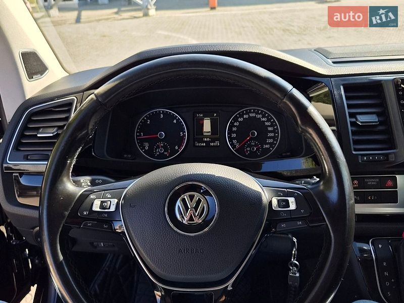 Минивэн Volkswagen Multivan 2017 в Черновцах