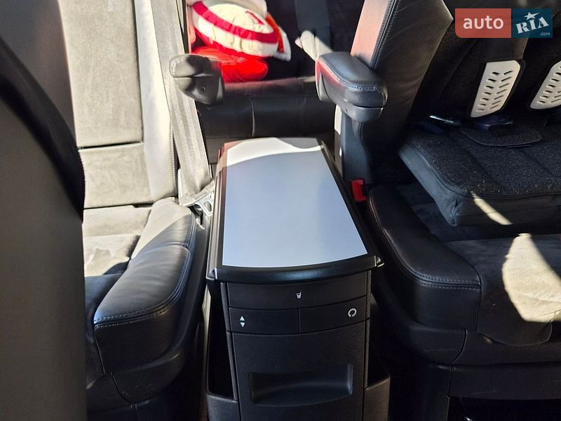 Минивэн Volkswagen Multivan 2017 в Черновцах