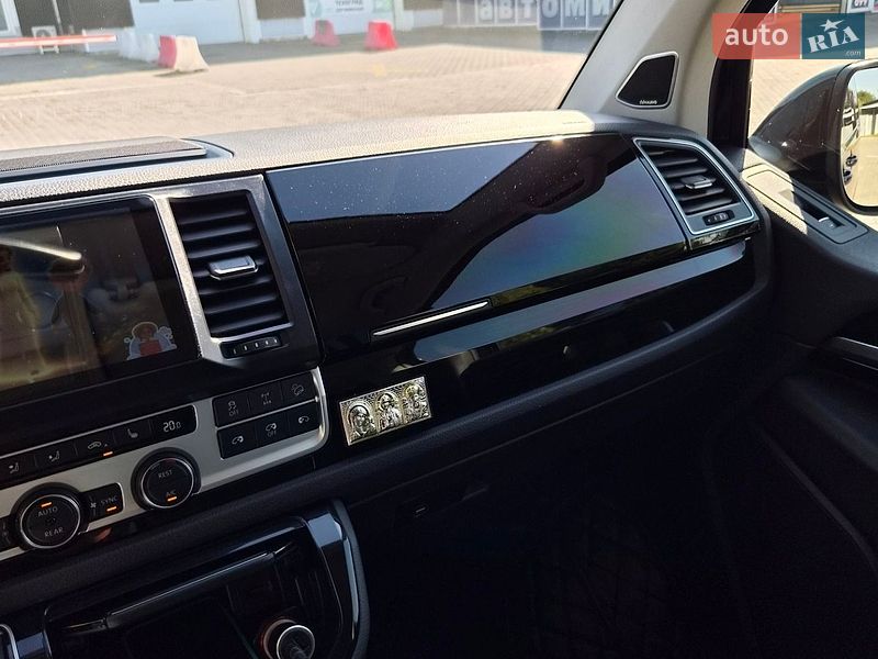 Минивэн Volkswagen Multivan 2017 в Черновцах