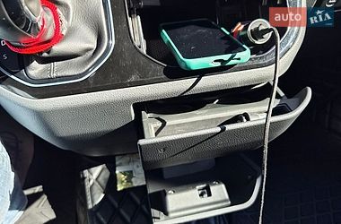 Минивэн Volkswagen Multivan 2017 в Черновцах