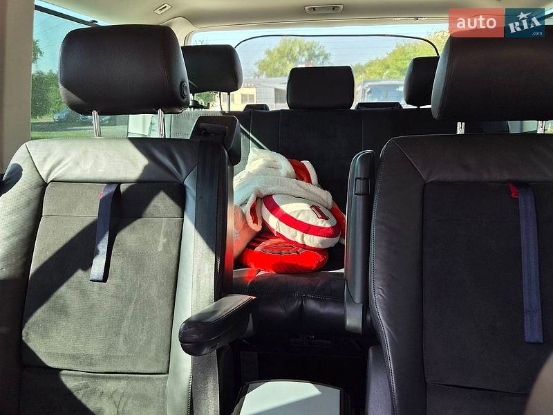 Минивэн Volkswagen Multivan 2017 в Черновцах