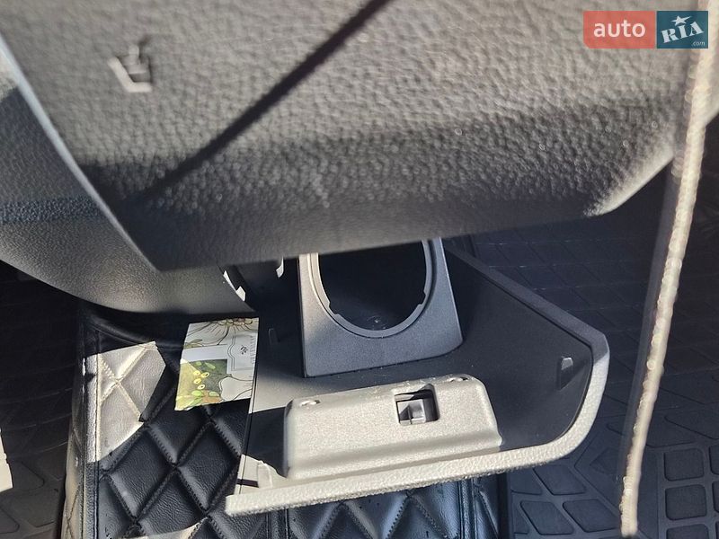 Минивэн Volkswagen Multivan 2017 в Черновцах