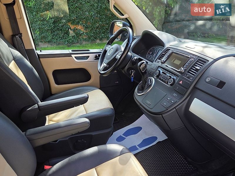 Мінівен Volkswagen Multivan 2014 в Дніпрі