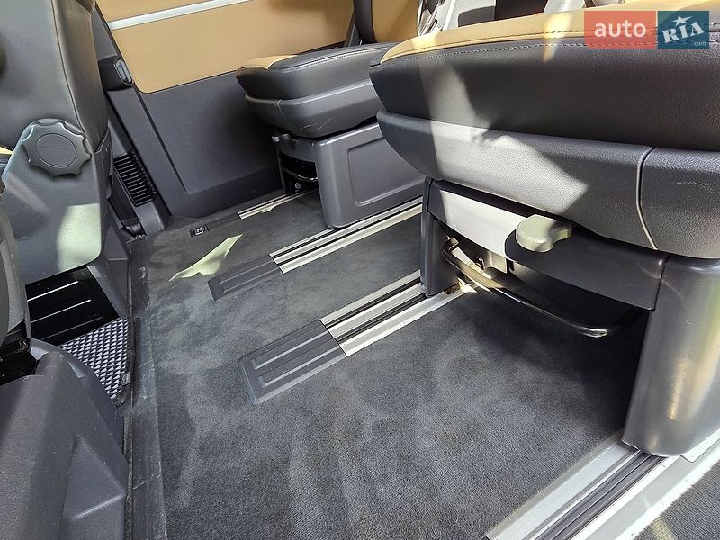 Мінівен Volkswagen Multivan 2014 в Дніпрі