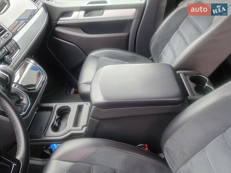 Минивэн Volkswagen Multivan 2016 в Ковеле
