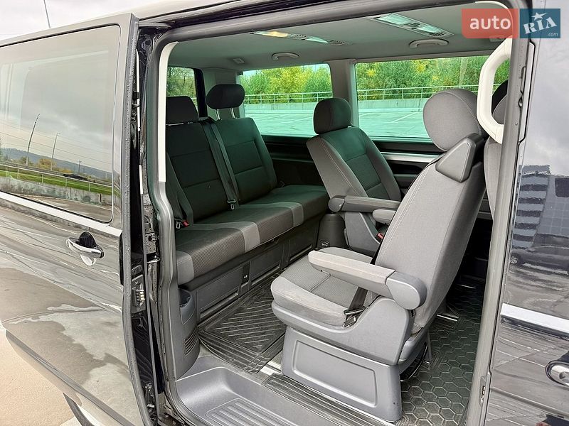 Минивэн Volkswagen Multivan 2013 в Киеве