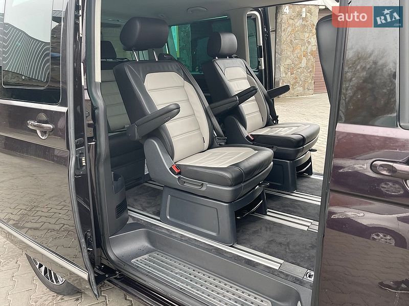 Минивэн Volkswagen Multivan 2016 в Луцке
