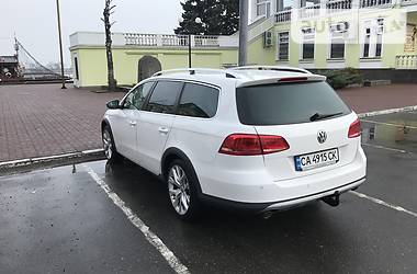 Универсал Volkswagen Passat Alltrack 2014 в Киеве