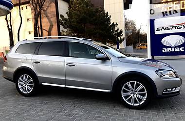 Універсал Volkswagen Passat Alltrack 2013 в 