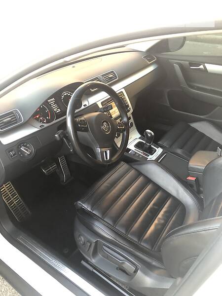 Універсал Volkswagen Passat Alltrack 2014 в Києві