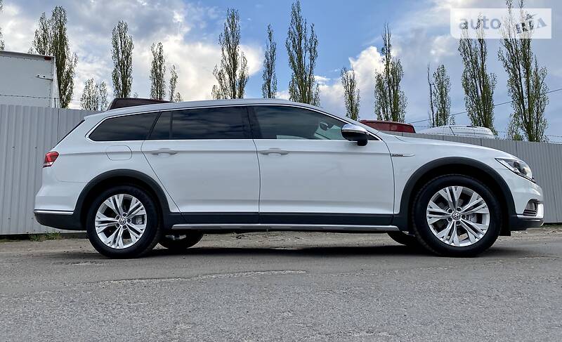 Універсал Volkswagen Passat Alltrack 2016 в Рівному