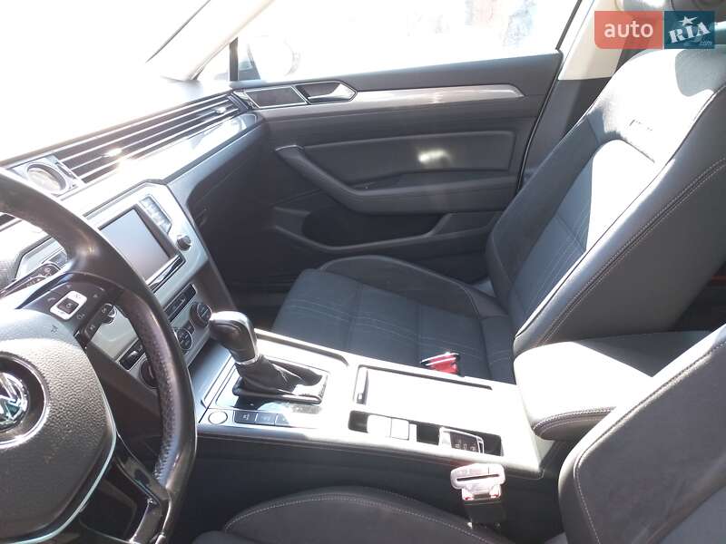 Универсал Volkswagen Passat Alltrack 2015 в Луцке