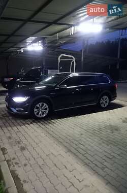 Универсал Volkswagen Passat Alltrack 2016 в Гусятине