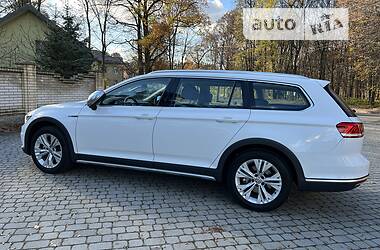 Универсал Volkswagen Passat Alltrack 2016 в Львове