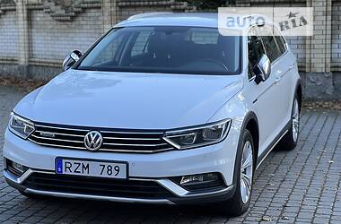 Универсал Volkswagen Passat Alltrack 2016 в Львове