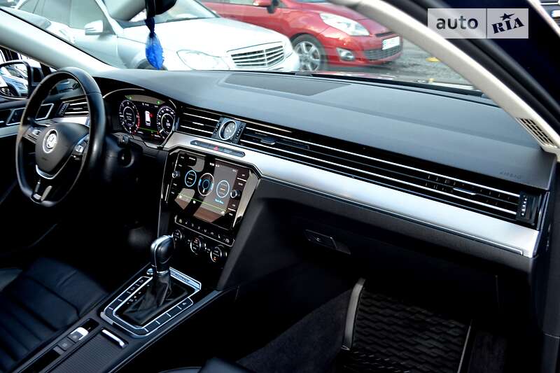 Универсал Volkswagen Passat Alltrack 2018 в Хмельницком