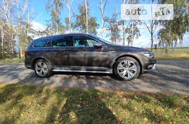 Универсал Volkswagen Passat Alltrack 2017 в Киеве