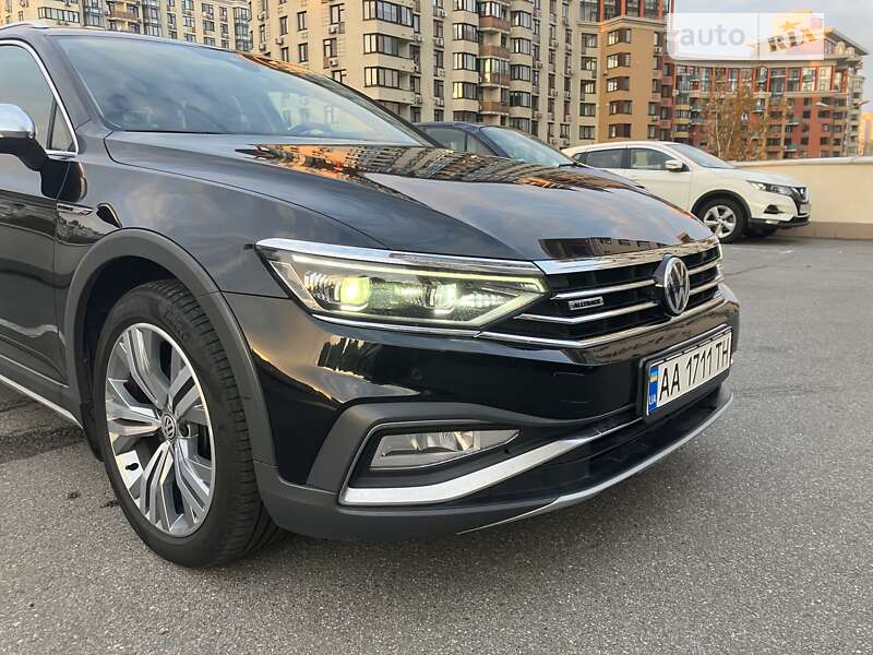 Универсал Volkswagen Passat Alltrack 2020 в Киеве