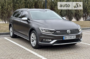 Универсал Volkswagen Passat Alltrack 2016 в Киеве